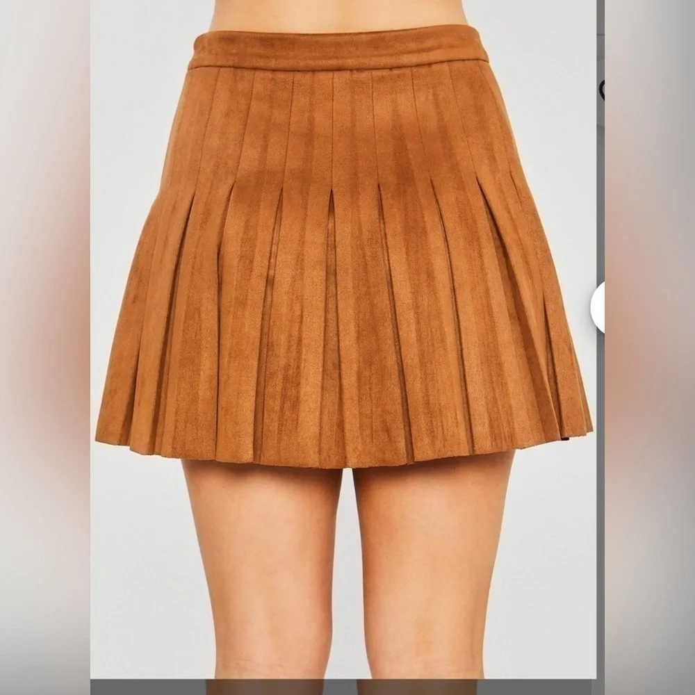 Love Tree Brown Pleated Mini Skirt size medium